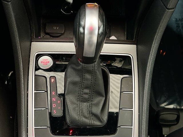 2021 Volkswagen Passat R-Line