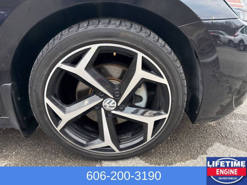 2021 Volkswagen Passat R-Line