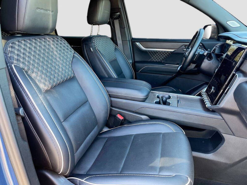 2024 GMC Acadia Denali
