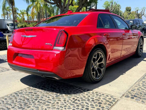 2017 Chrysler 300