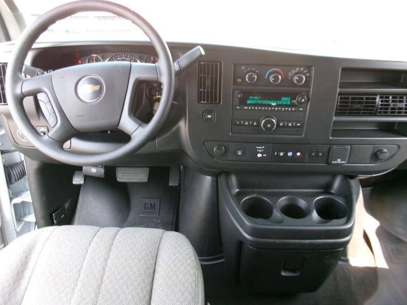 2025 Chevrolet Express LT 3500