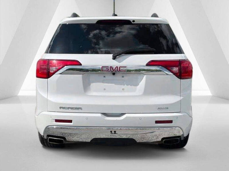 2017 GMC Acadia Denali