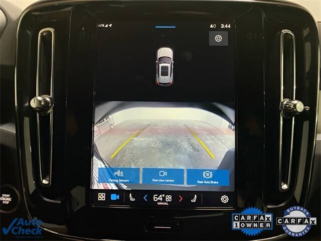 2025 Volvo XC40 B5 Core Bright Theme