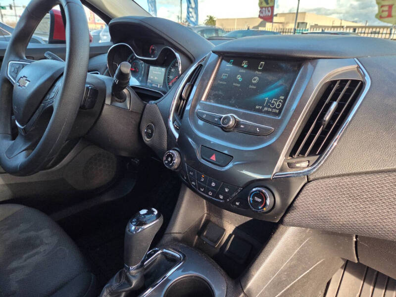 2017 Chevrolet Cruze LT Auto