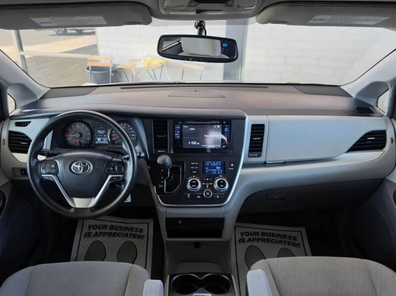 2017 Toyota Sienna