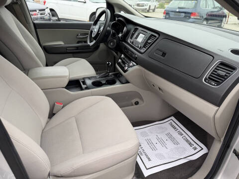 2016 Kia Sedona LX