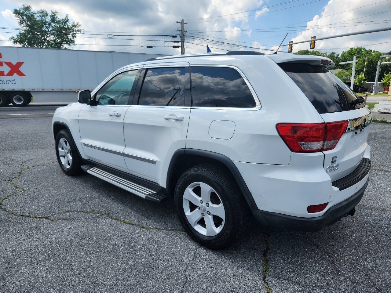 View vehicle photo 7