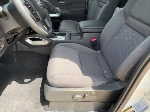 2025 Nissan Frontier SV