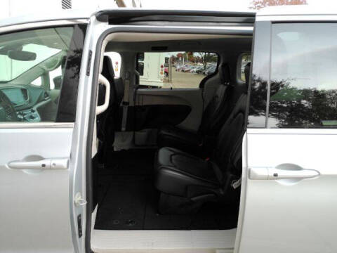 2024 Chrysler Pacifica Touring L