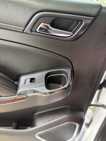 2017 GMC Yukon XL SLT