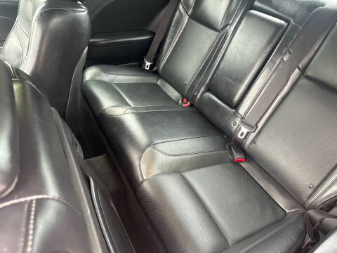 2015 Dodge Challenger SXT Plus