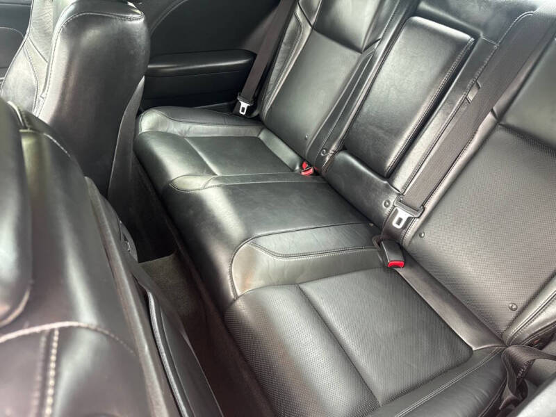 2015 Dodge Challenger SXT Plus