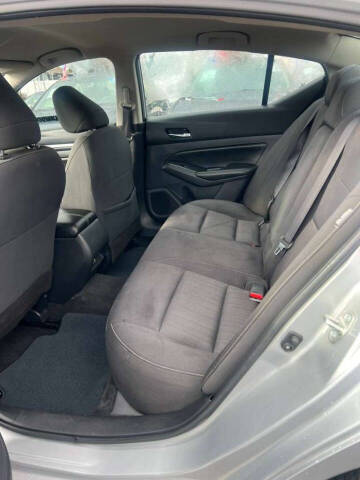 2022 Nissan Altima 2.5 SV