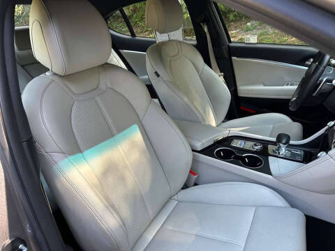 2024 Genesis G70 2.5T Standard