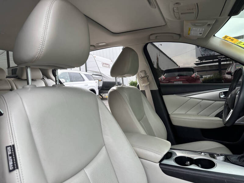 2022 Infiniti Q50 Luxe