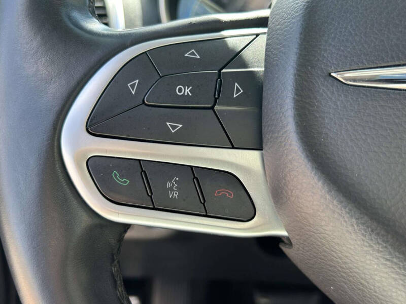 2017 Chrysler 300 Limited
