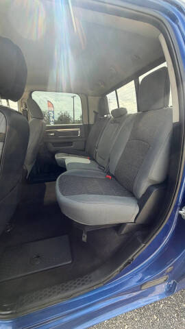 2016 RAM 1500 SLT