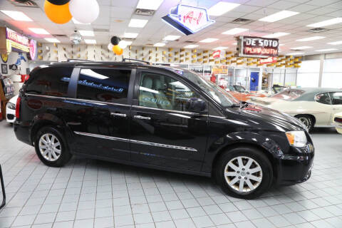 2014 Chrysler Town and Country Touring