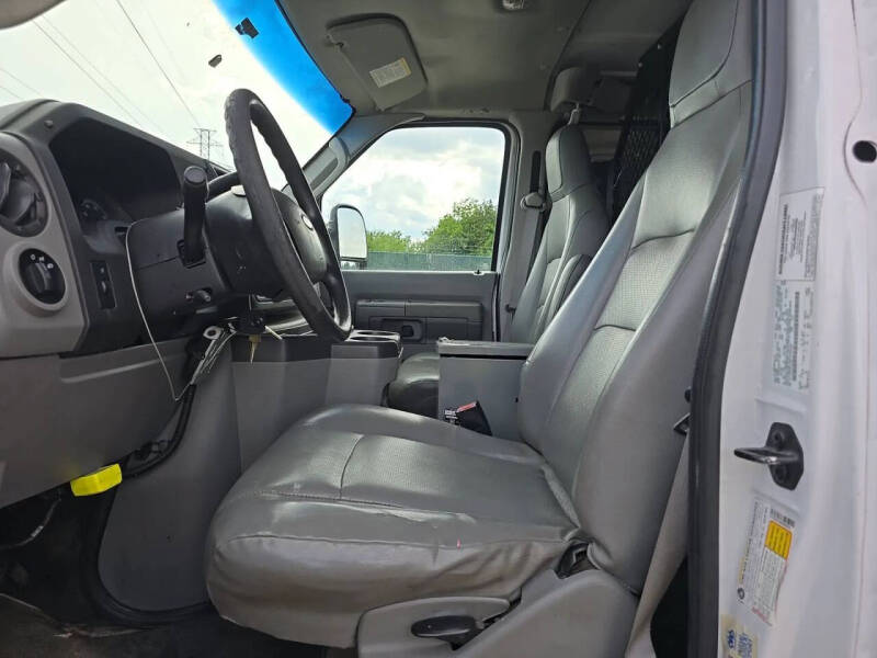 2014 Ford E-Series E-350 SD
