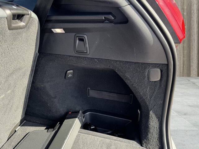 2024 Volvo XC90 Recharge T8 Ultimate Bright Theme 7P