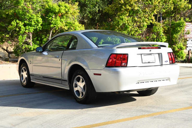 2000 Ford Mustang