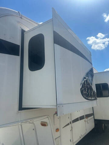 2011 Keystone RV Mountaineer