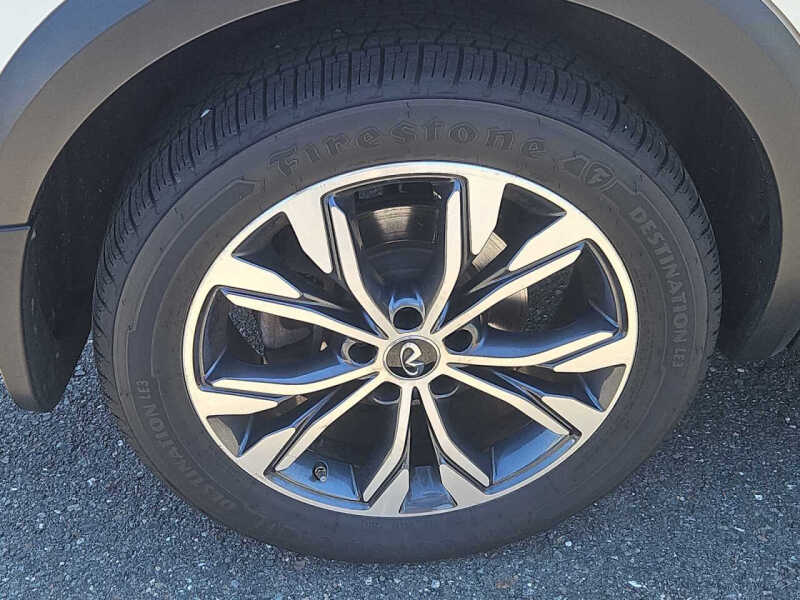 2018 Infiniti QX30 Luxe