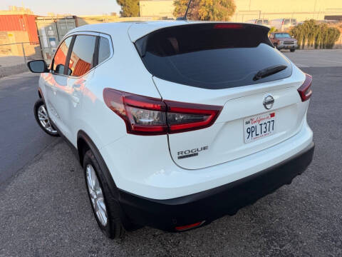 2020 Nissan Rogue Sport S