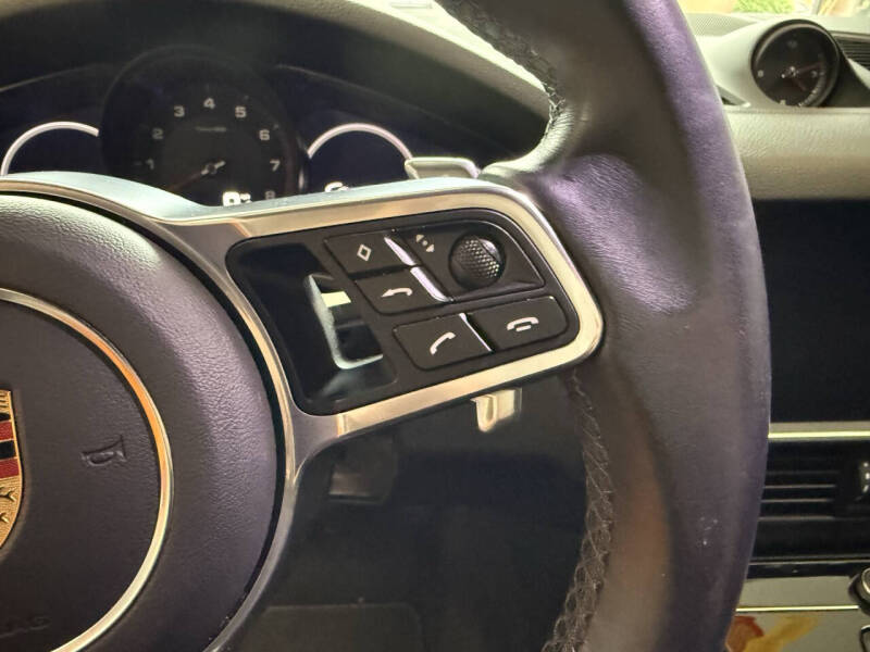 2023 Porsche Cayenne Platinum Edition