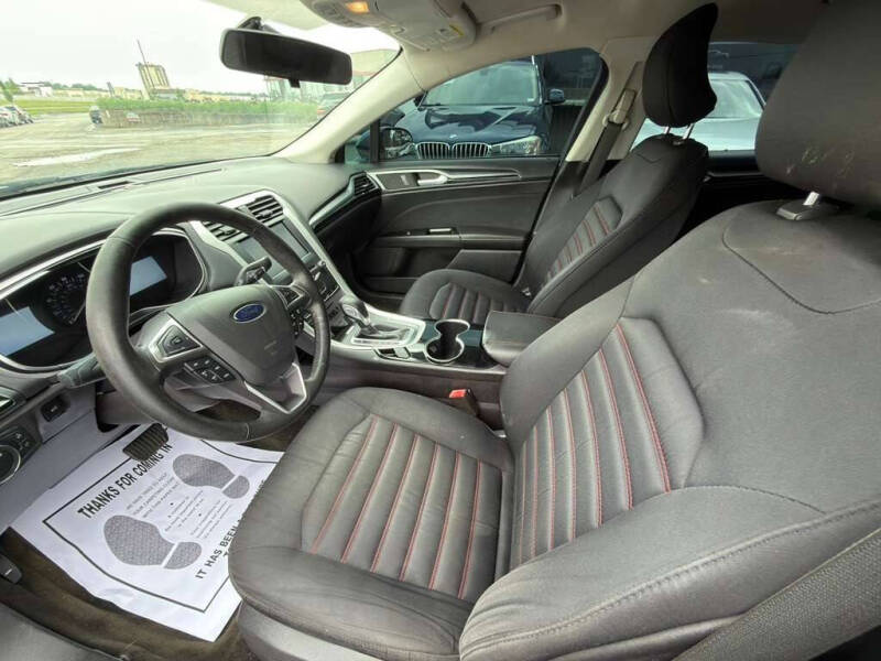 2015 Ford Fusion SE