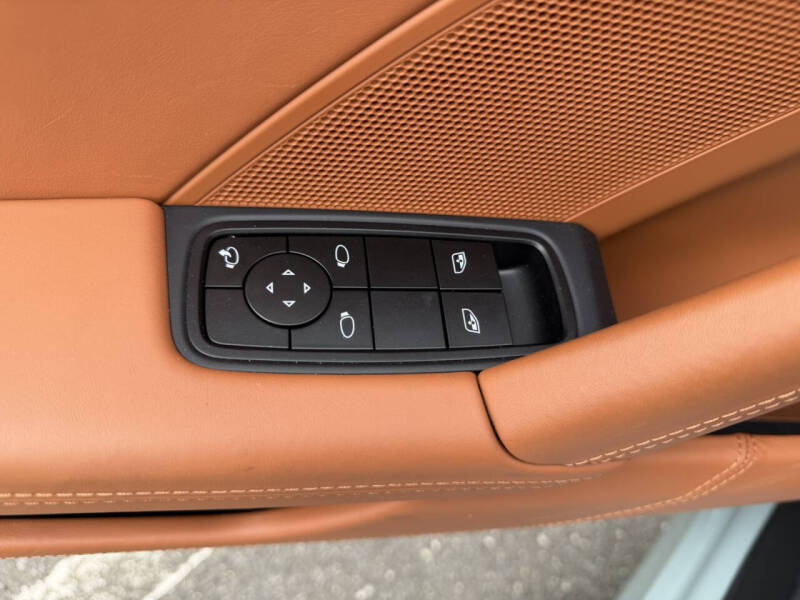 2025 Porsche 911 Carrera