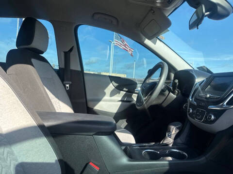 2023 Chevrolet Equinox LS