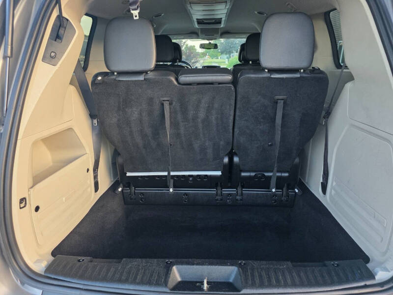 2016 Chrysler Town and Country Touring