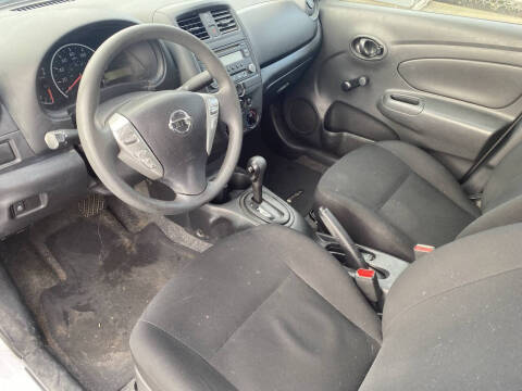 2015 Nissan Versa 1.6 S Plus