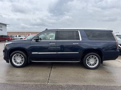 2017 Cadillac Escalade ESV Premium Luxury