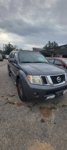 2012 Nissan Pathfinder LE