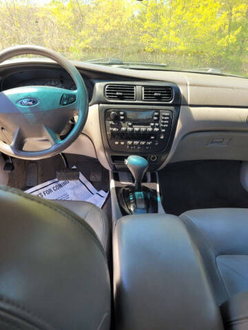 2002 Ford Taurus SEL Deluxe