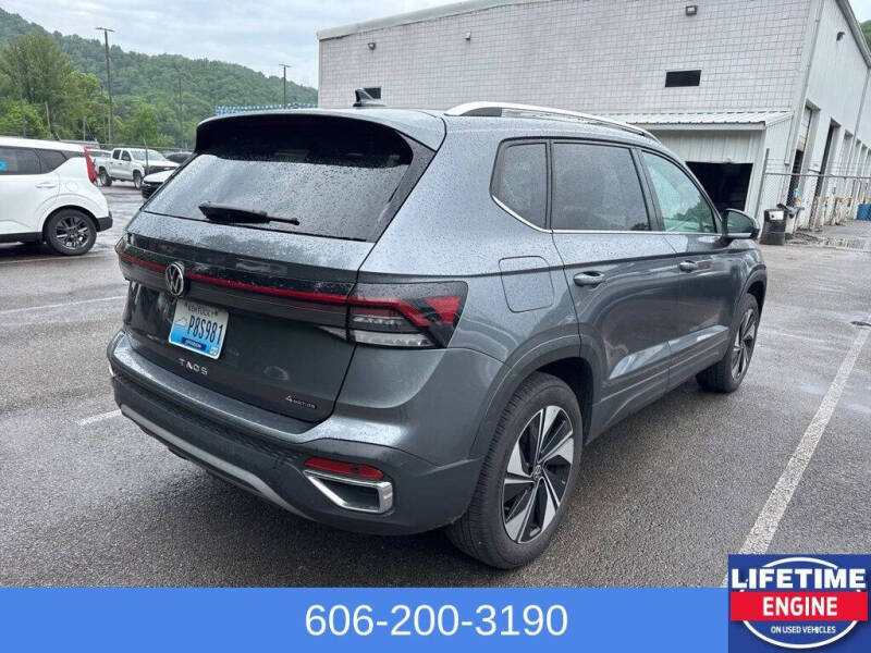 2025 Volkswagen Taos SE 4Motion