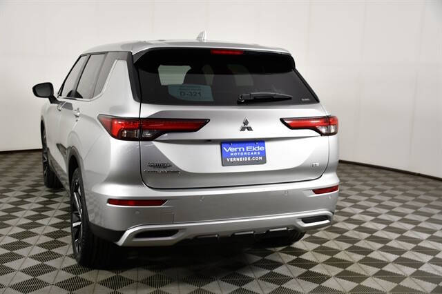2024 Mitsubishi Outlander SE
