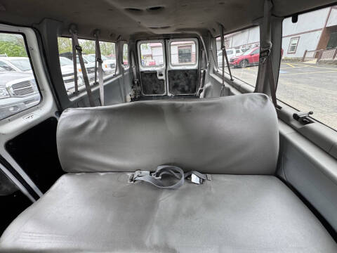 2002 Ford E-Series E-350 SD XLT