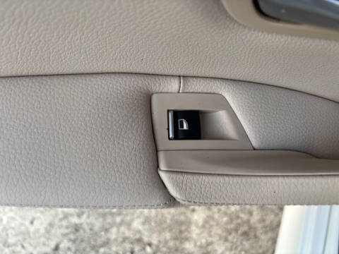 2011 BMW 5 Series 528i