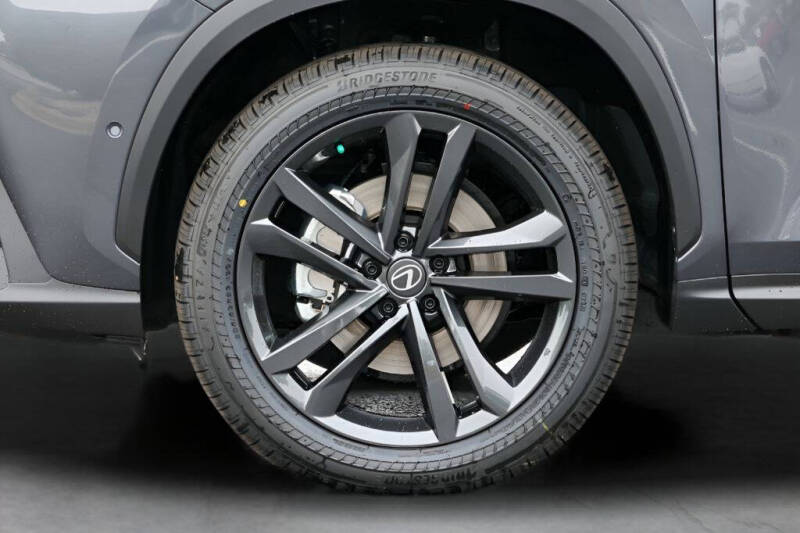 2026 Lexus NX 450h+ Luxury