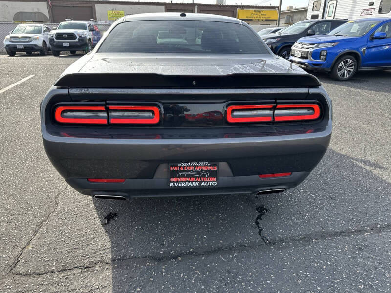 2020 Dodge Challenger SXT