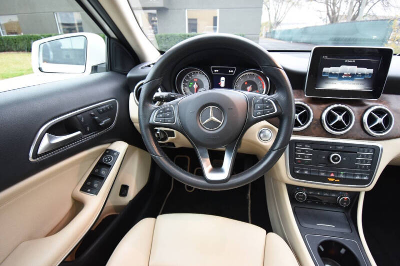 2017 Mercedes-Benz GLA-Class GLA250 photo 14