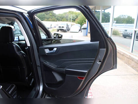 2022 Ford Escape Titanium