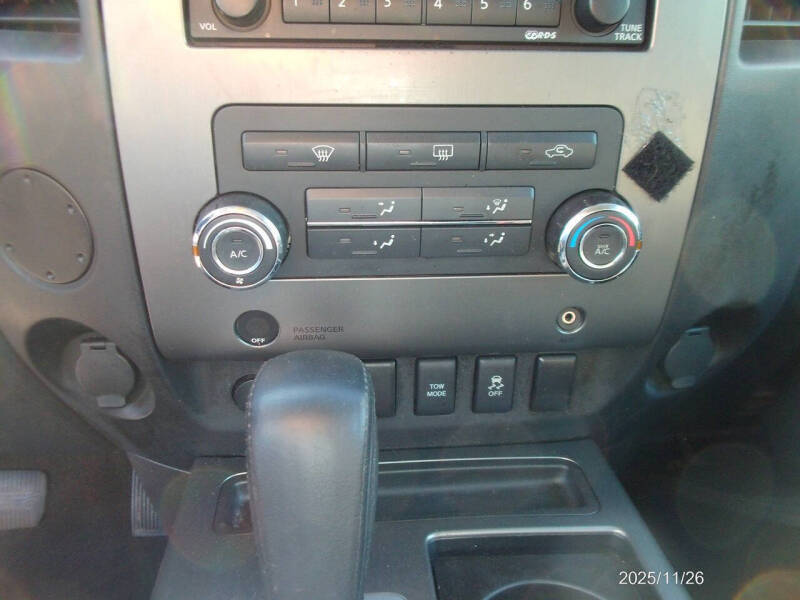 2012 Nissan Titan SV