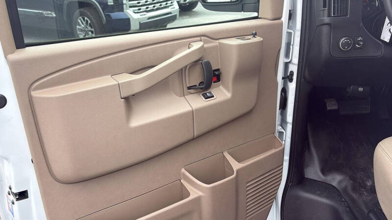 2026 GMC Savana 2500