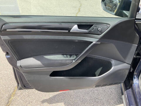 2017 Volkswagen Golf GTI S