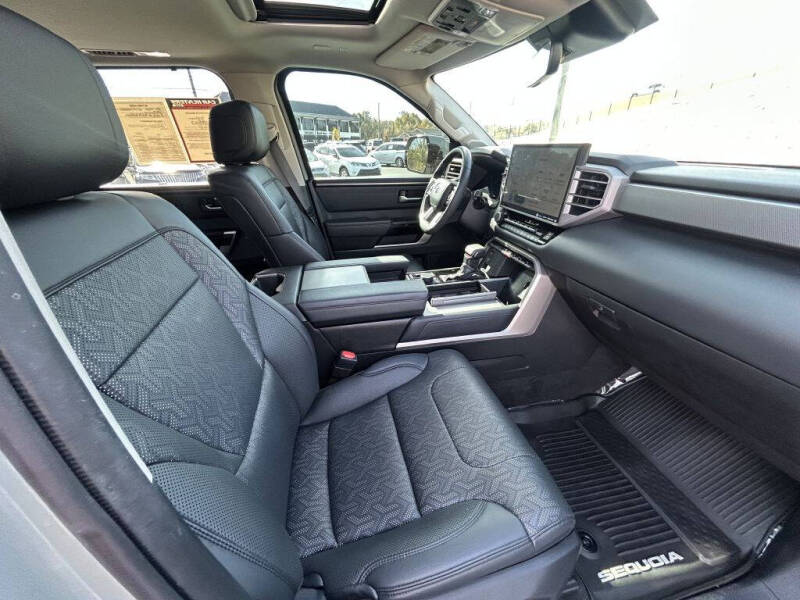 2023 Toyota Sequoia SR5