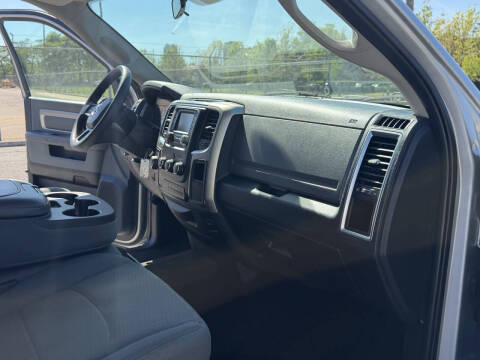 2018 RAM 1500 SLT